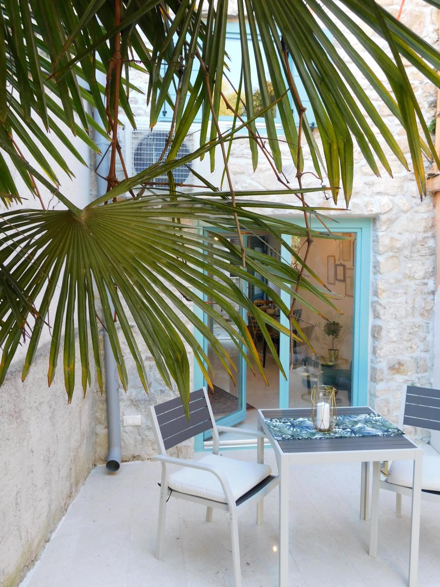 Bezauberndes Steinhaus Mit Garten In Der Altstadt Von ロヴィニ エクステリア 写真